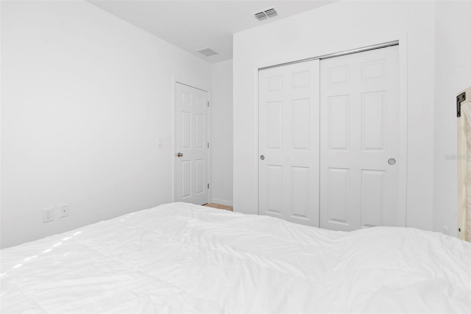 2409 White Tail St Property Photo 26