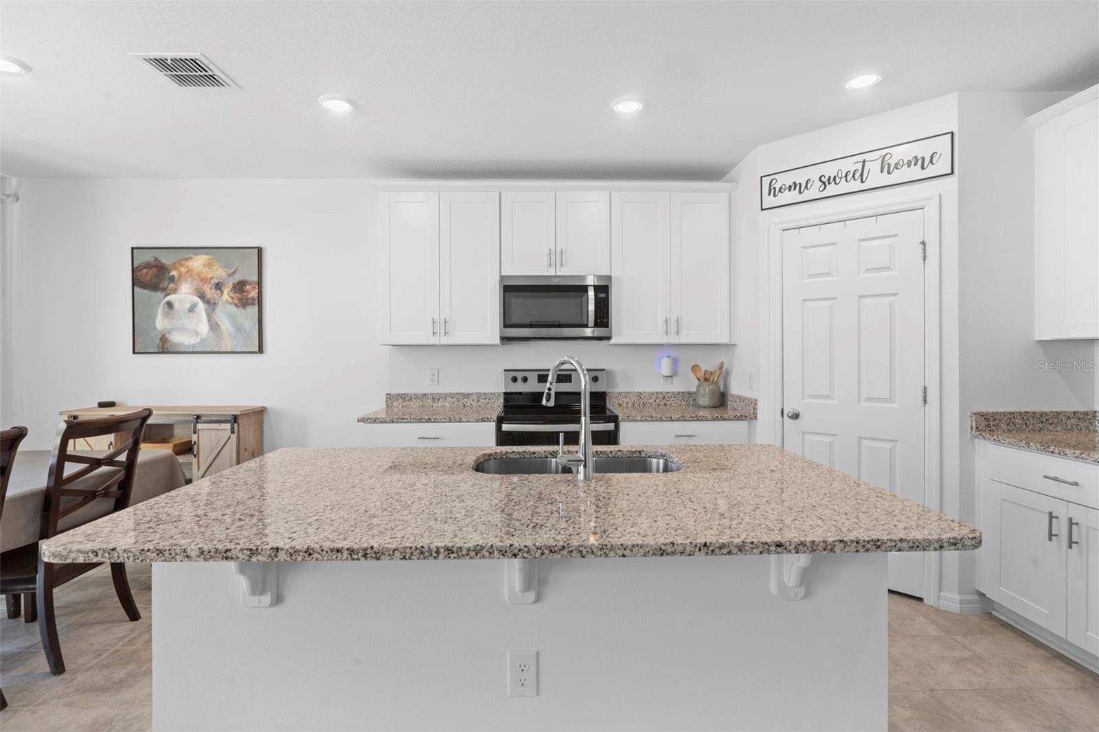 2409 White Tail St Property Photo 35