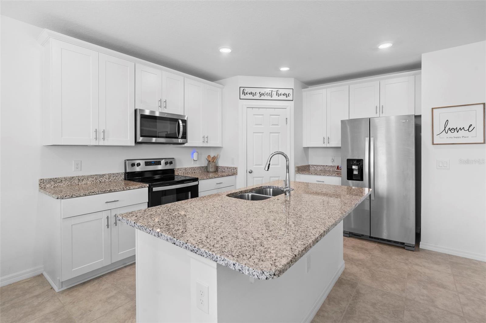 2409 White Tail St Property Photo 36