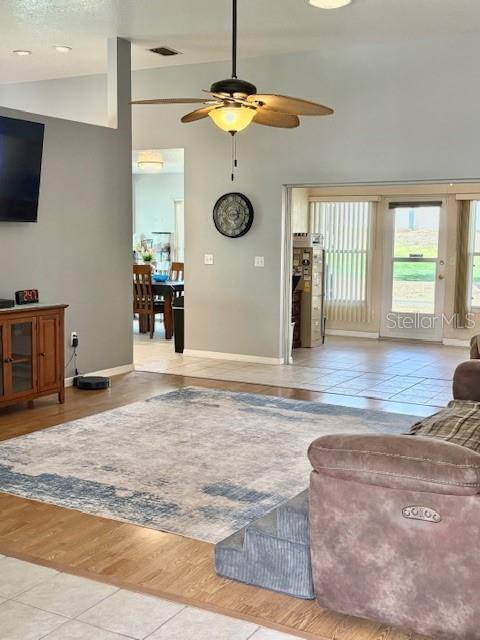 422 Harbourview Dr Property Photo 4