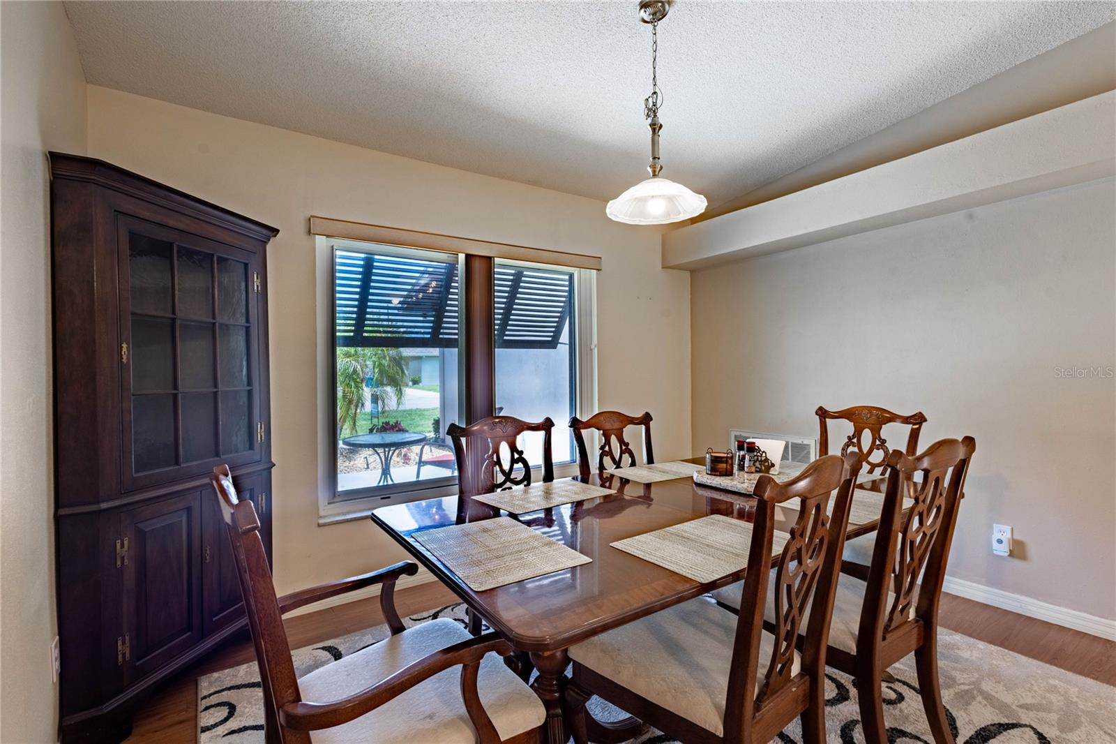 404 N Heron St Property Photo 6