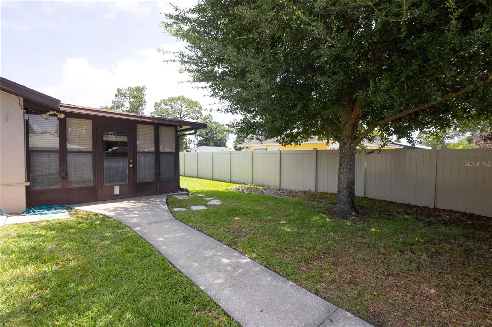 404 N Heron St Property Photo 18