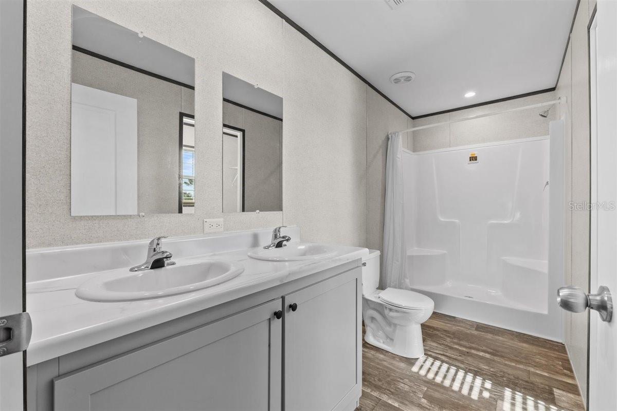 2436 Edwin St Ne Property Photo 24
