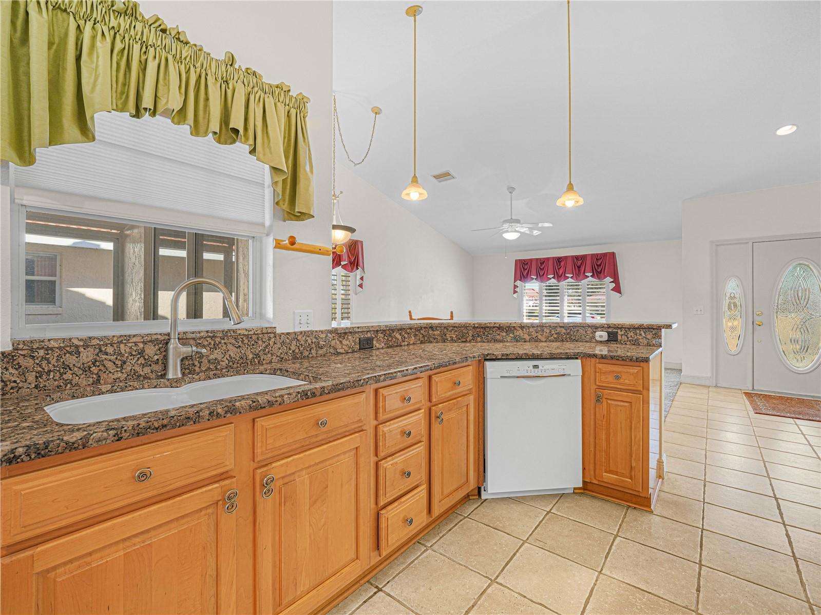 528 Greenway Dr Property Photo 8