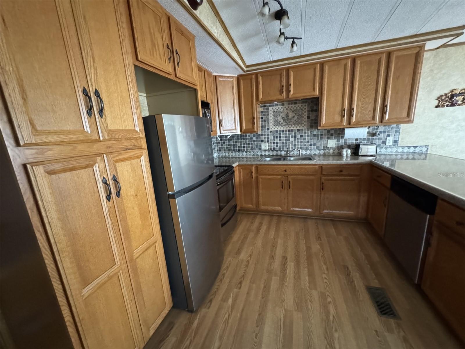 8508 Breeze Hill Dr Property Photo 12
