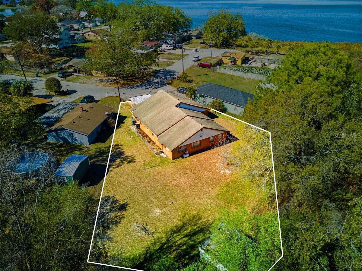 111 Sunset Dr E Property Photo 9