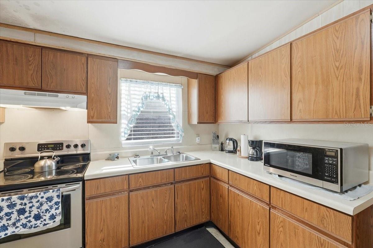 111 Sunset Dr E Property Photo 19