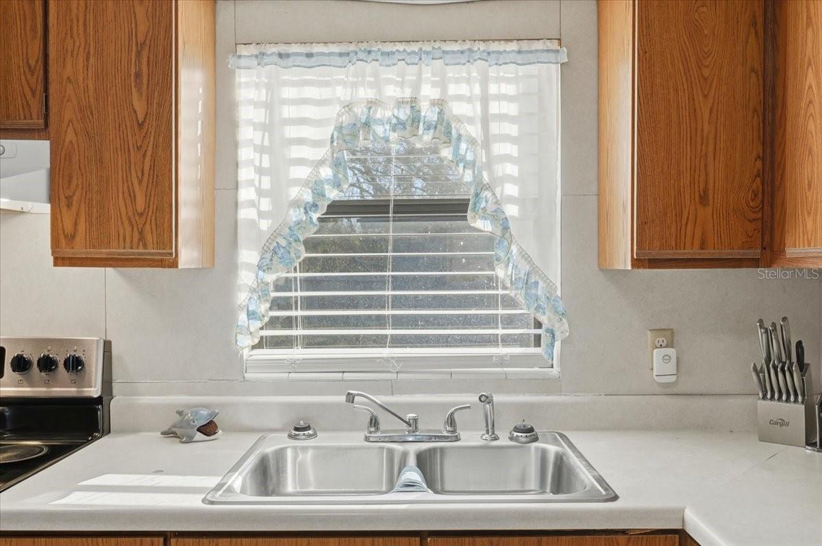 111 Sunset Dr E Property Photo 21