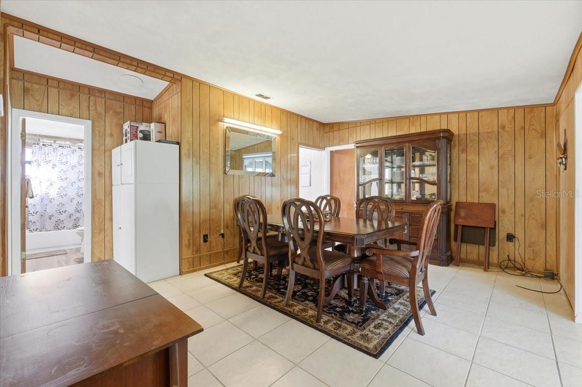 111 Sunset Dr E Property Photo 23