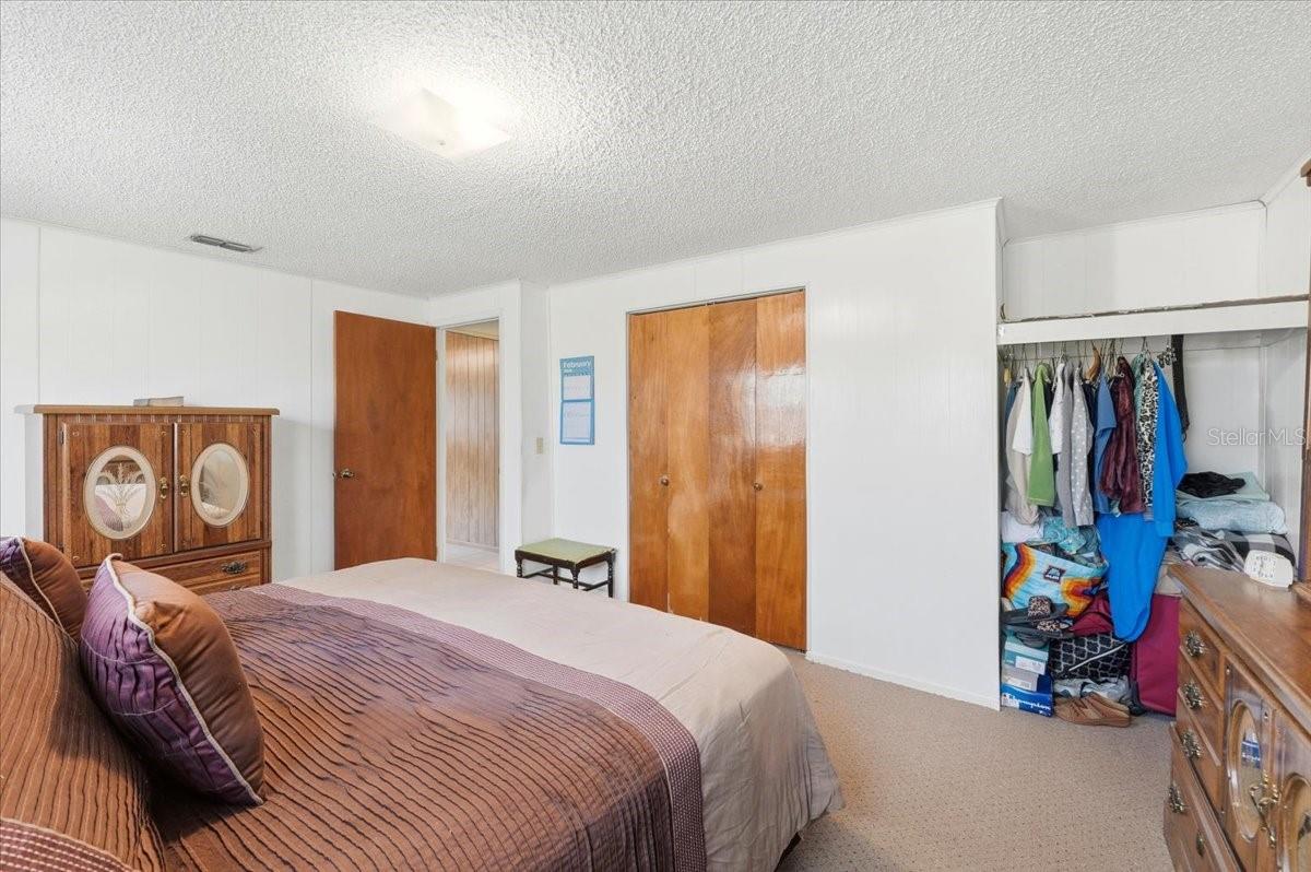 111 Sunset Dr E Property Photo 26