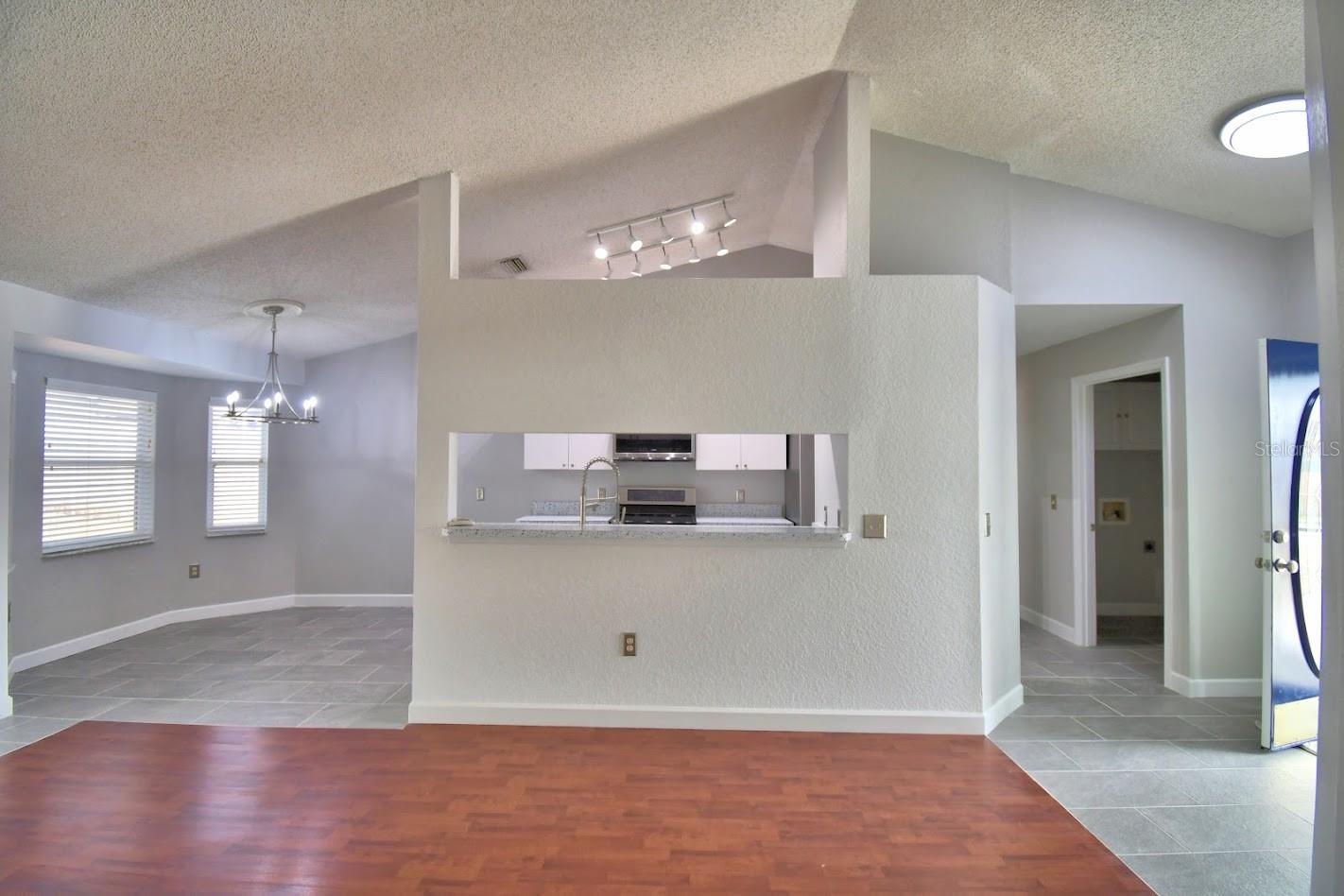 511 Heather Glen Dr Property Photo 9