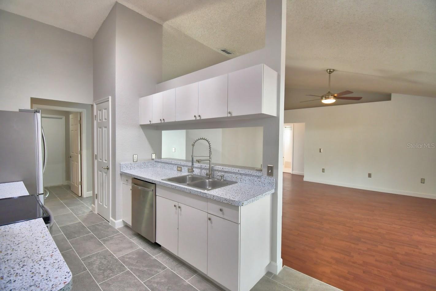 511 Heather Glen Dr Property Photo 12