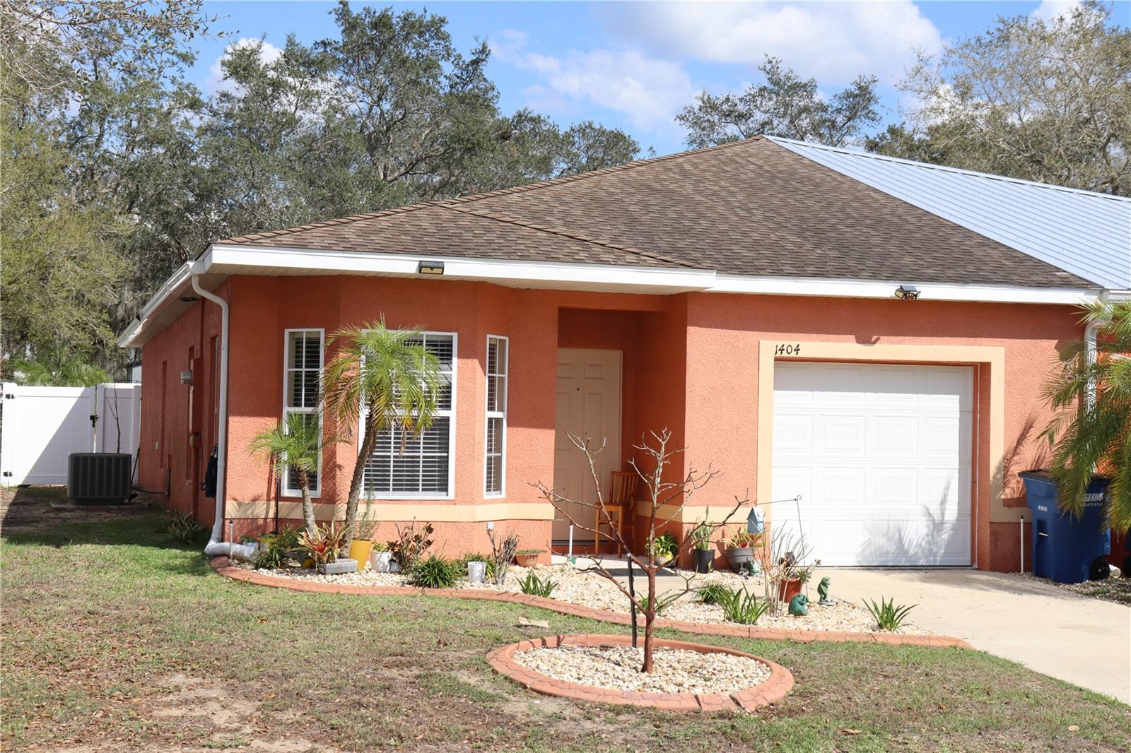 1404 LAS VILLAS BLVD