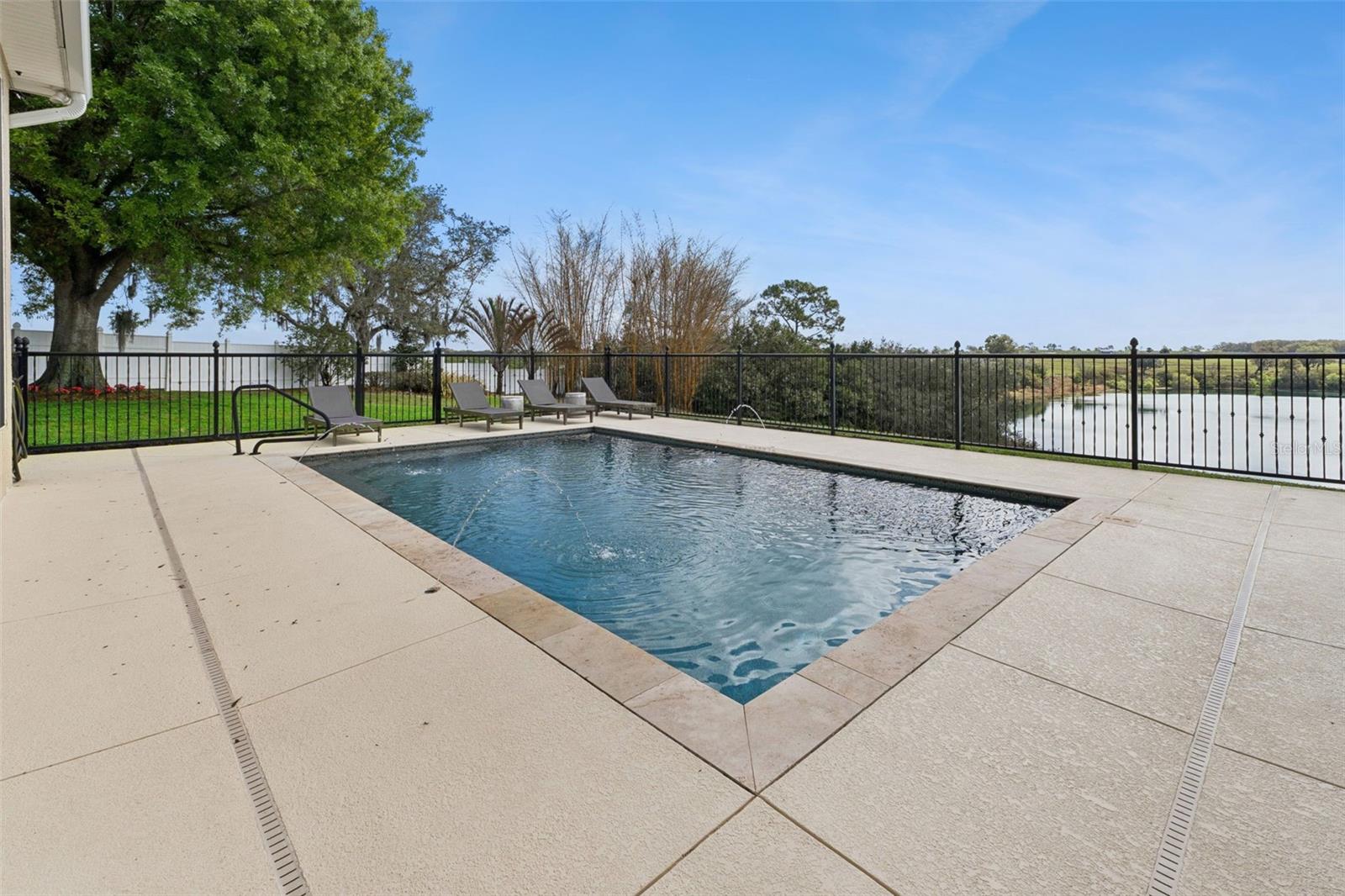 3231 Harbor Beach Dr Property Photo 2
