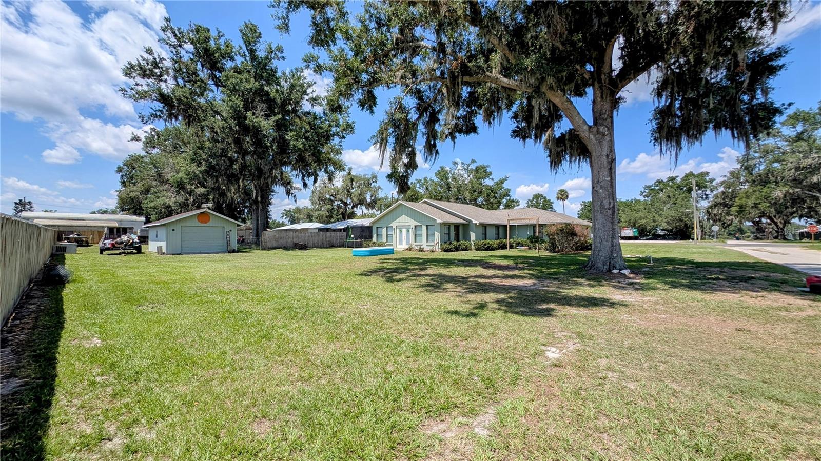 624 N Lanier Ave Property Photo 9