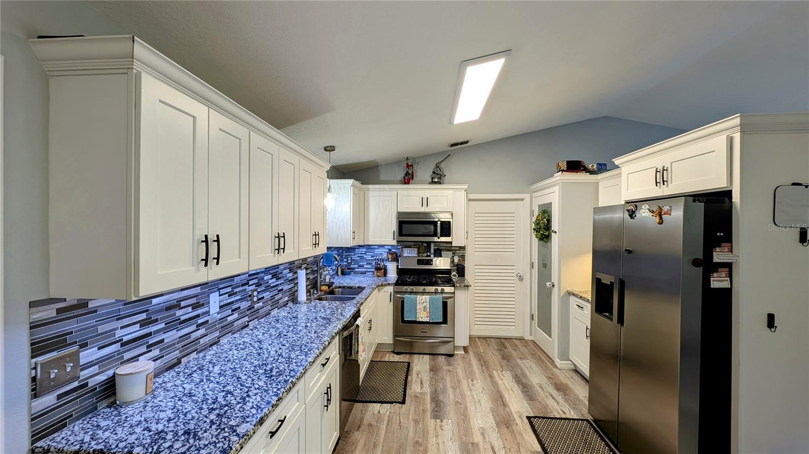 624 N Lanier Ave Property Photo 21