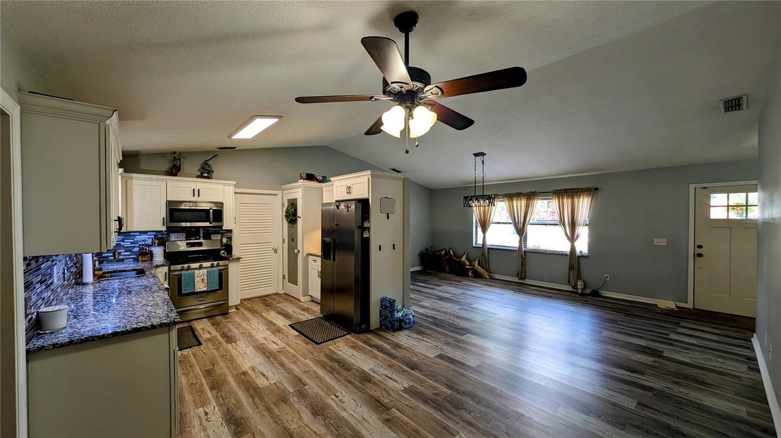 624 N Lanier Ave Property Photo 23