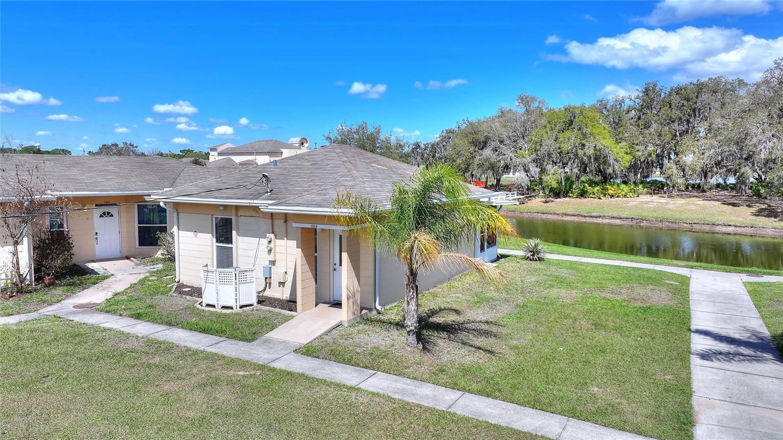 1919 Club Cir Property Photo 1