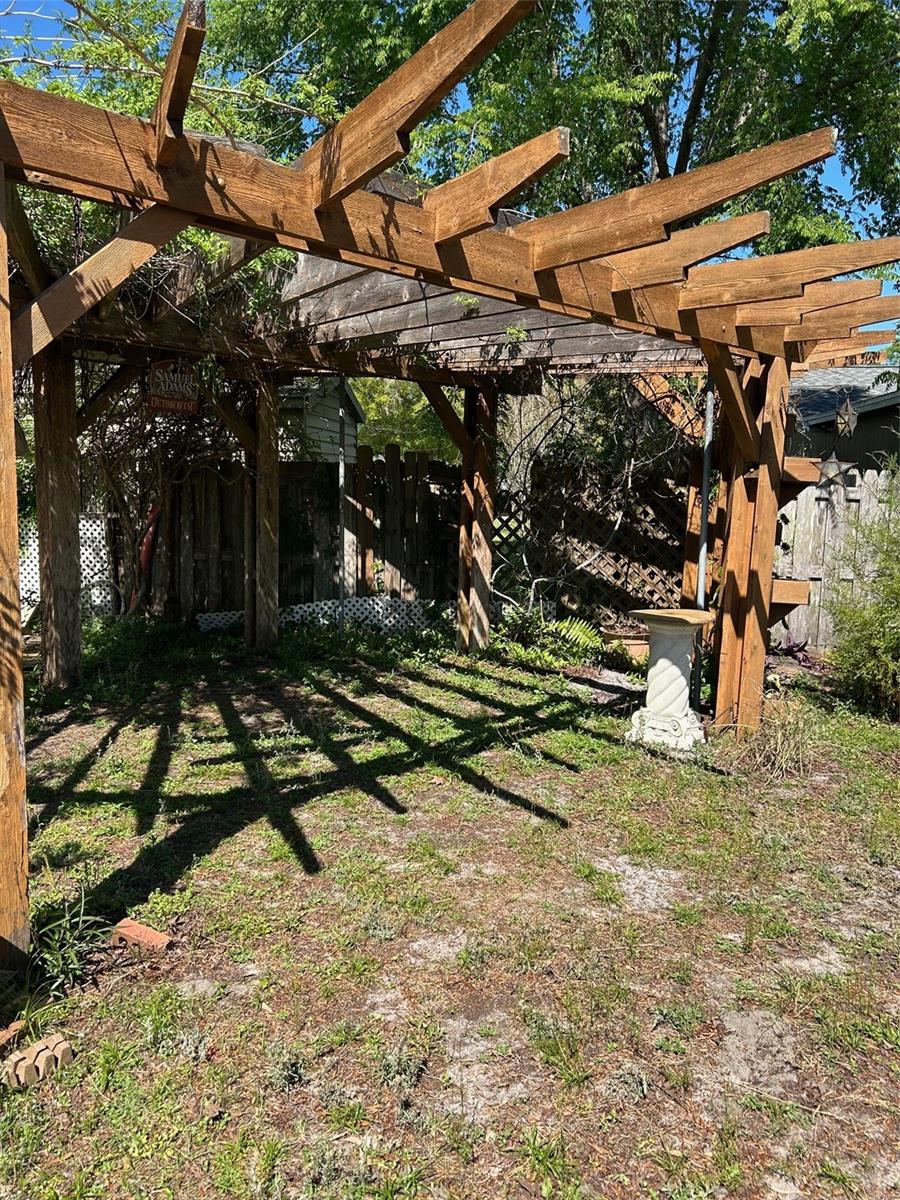 708 N Chapel St Property Photo 24