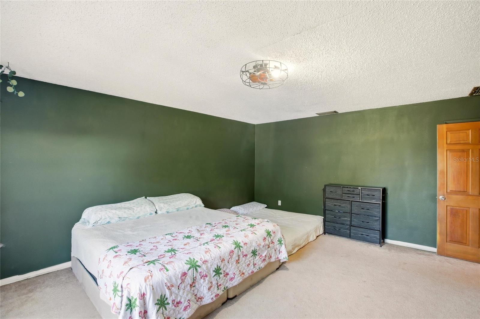 3903 Edison Ave Property Photo 18