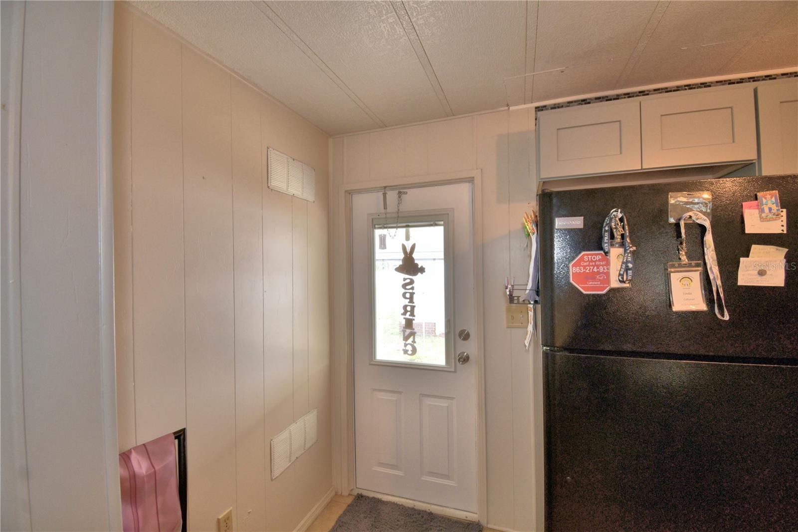 4918 Rosewood St Property Photo 4