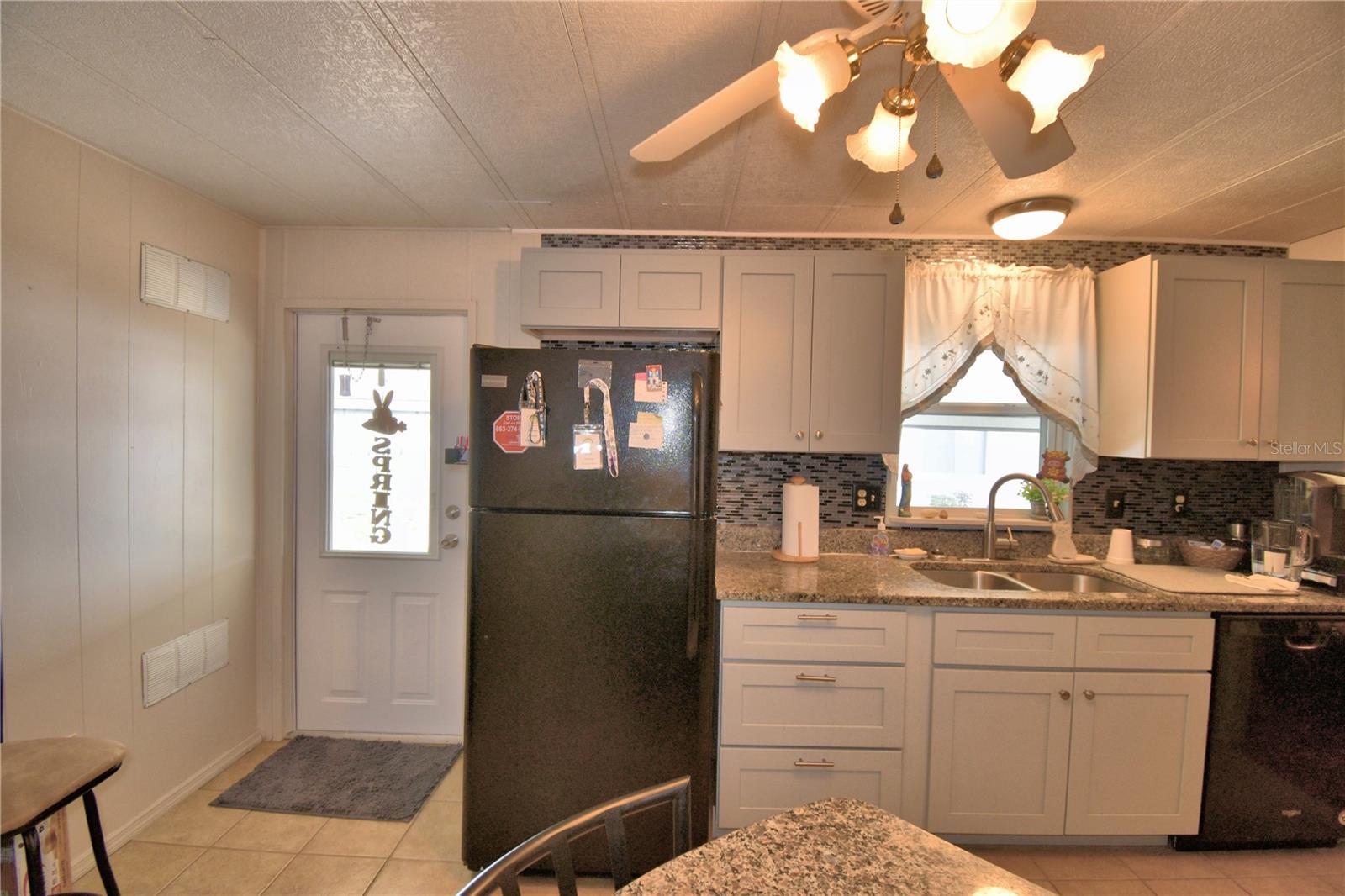 4918 Rosewood St Property Photo 10