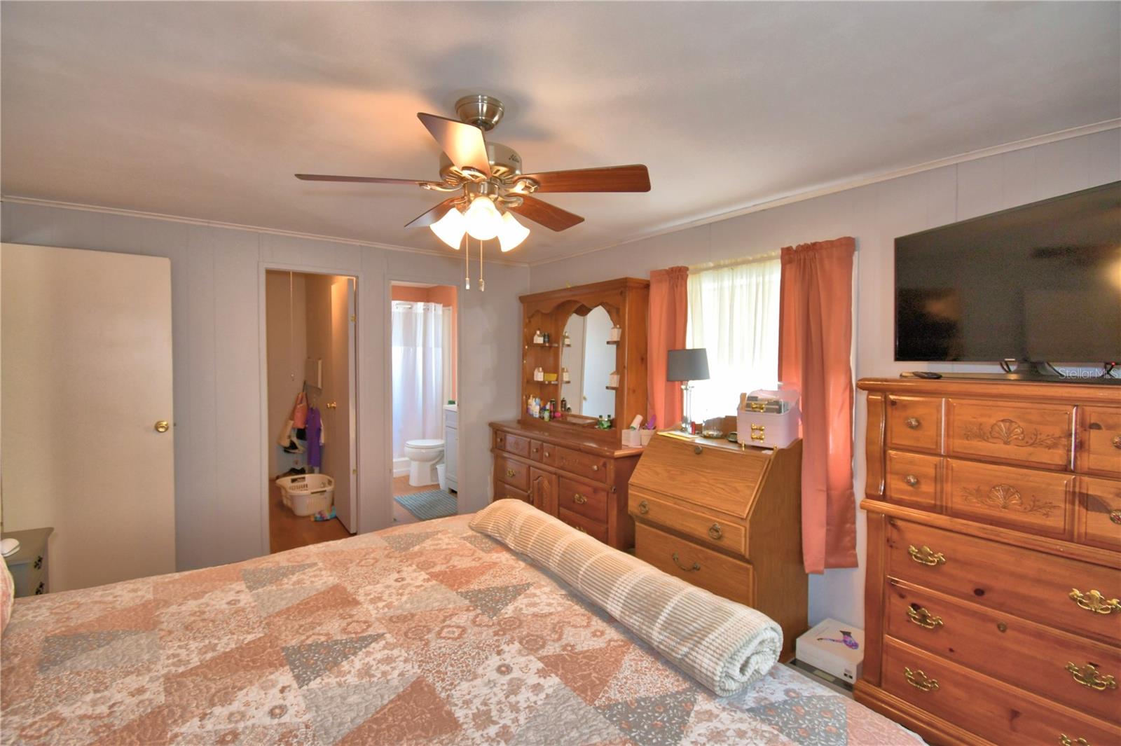 4918 Rosewood St Property Photo 29