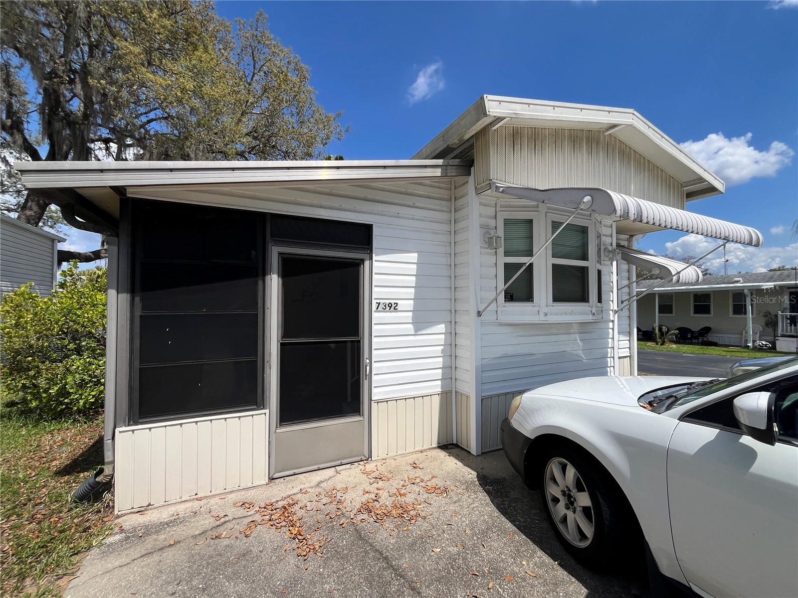 7392 International Cir Property Photo 1