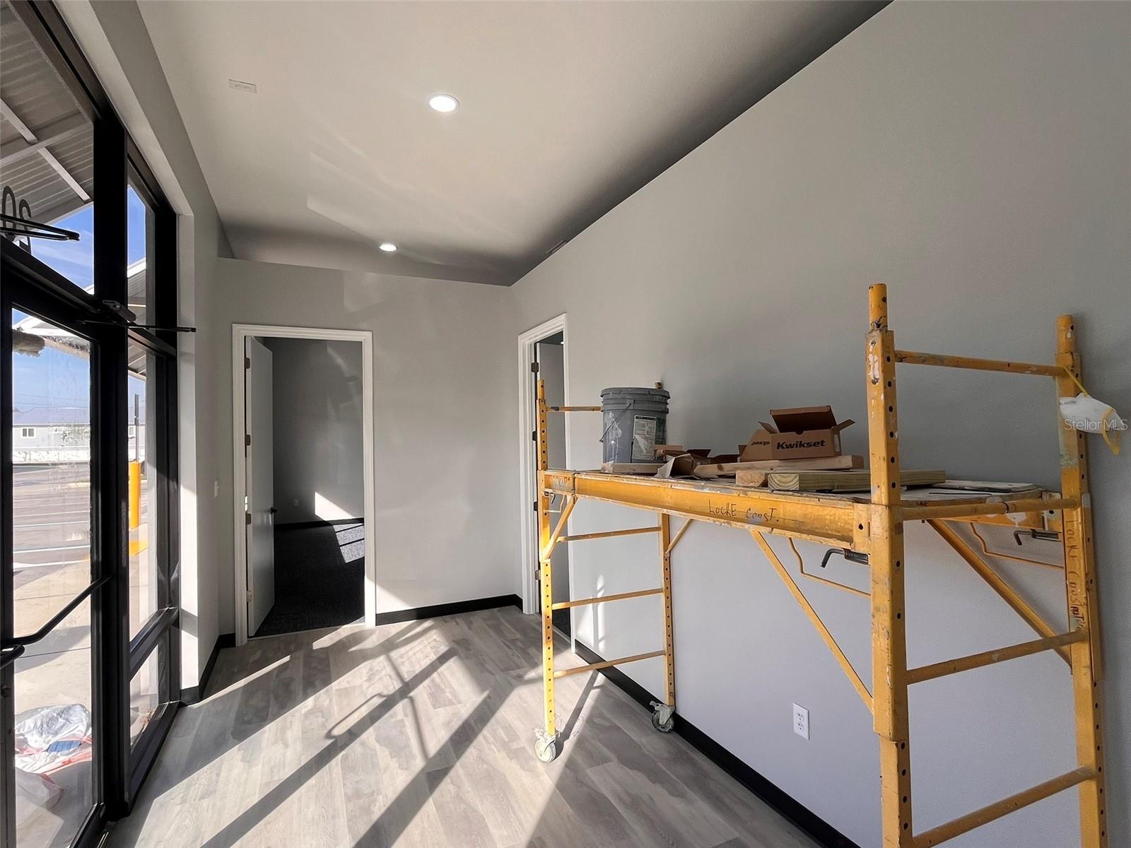 2019 21 St Nw Property Photo 3