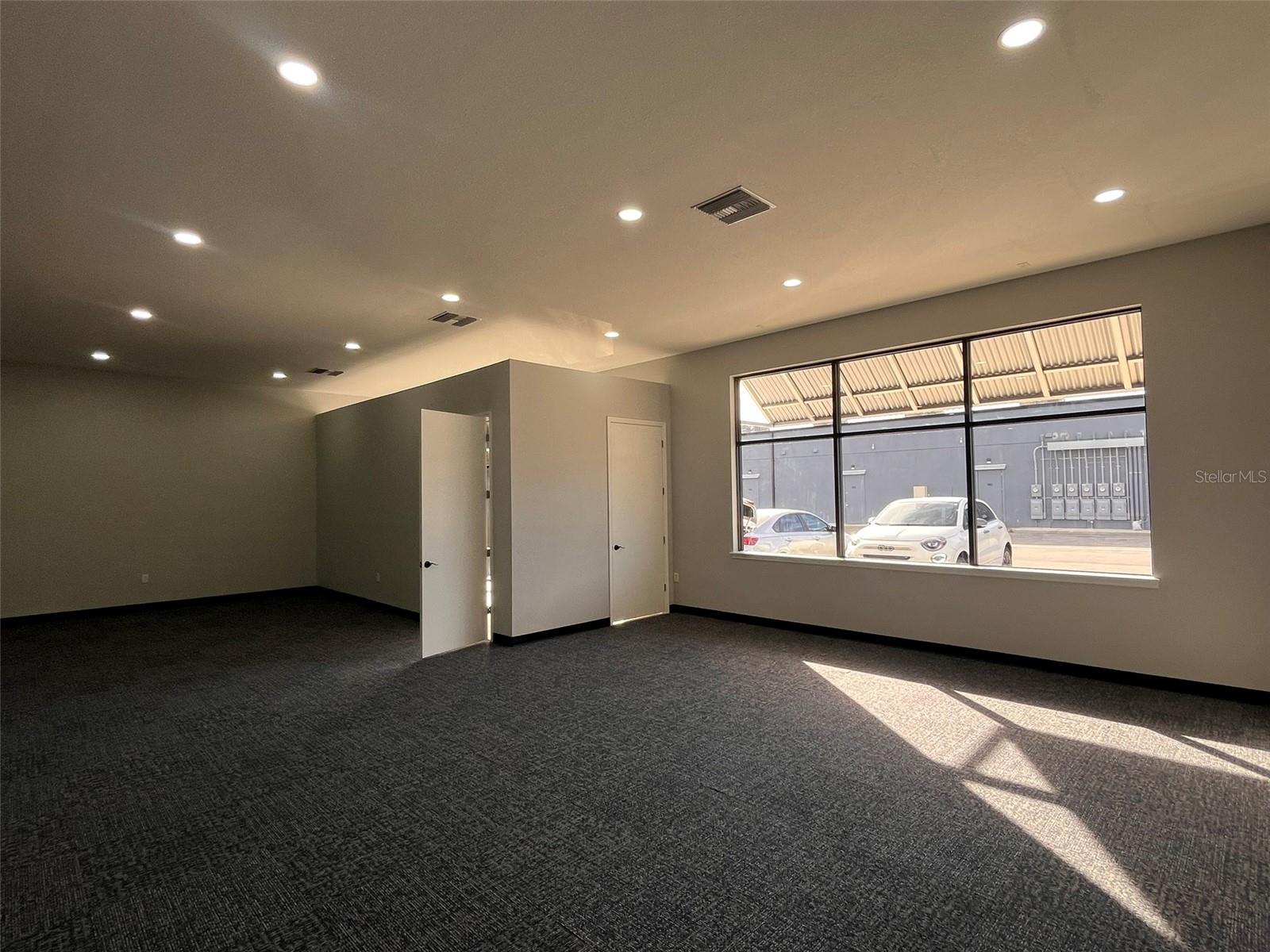 2019 21 St Nw Property Photo 5
