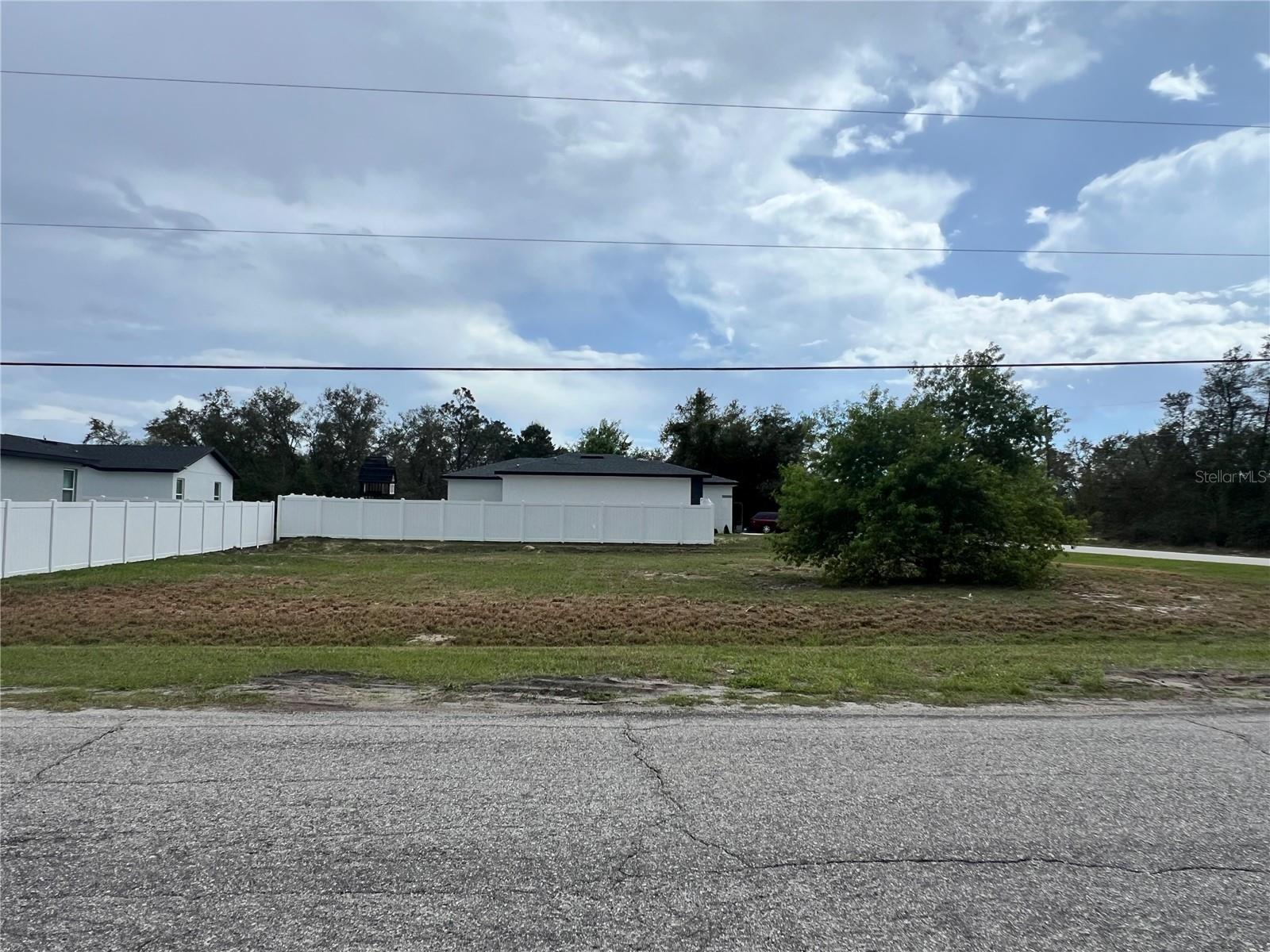 1337 HILLSBOROUGH DR Property Photo 1