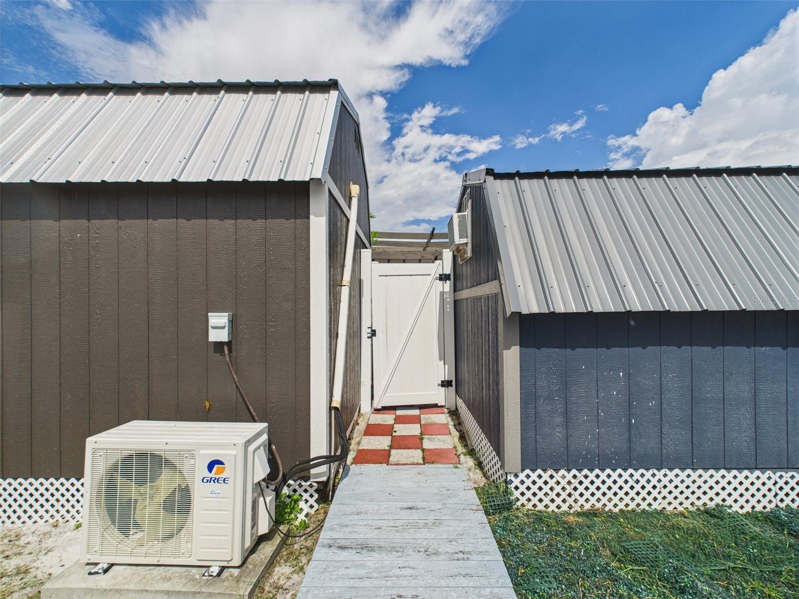 221 1st St Property Photo 36