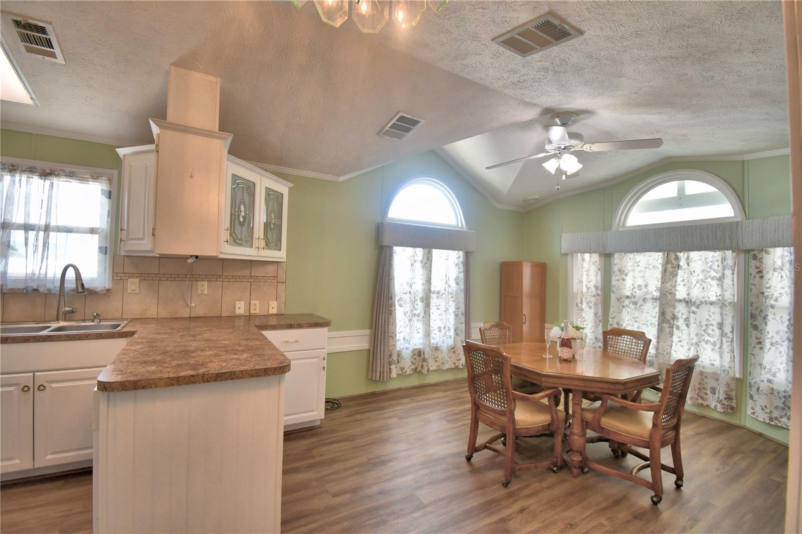 251 Patterson Rd #b23 Property Photo 16