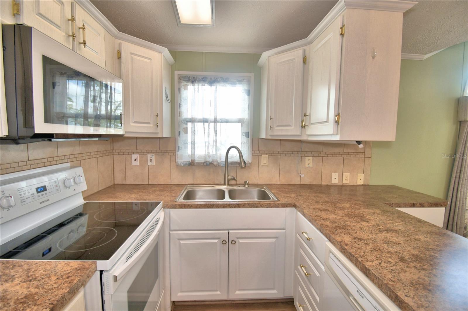 251 Patterson Rd #b23 Property Photo 25