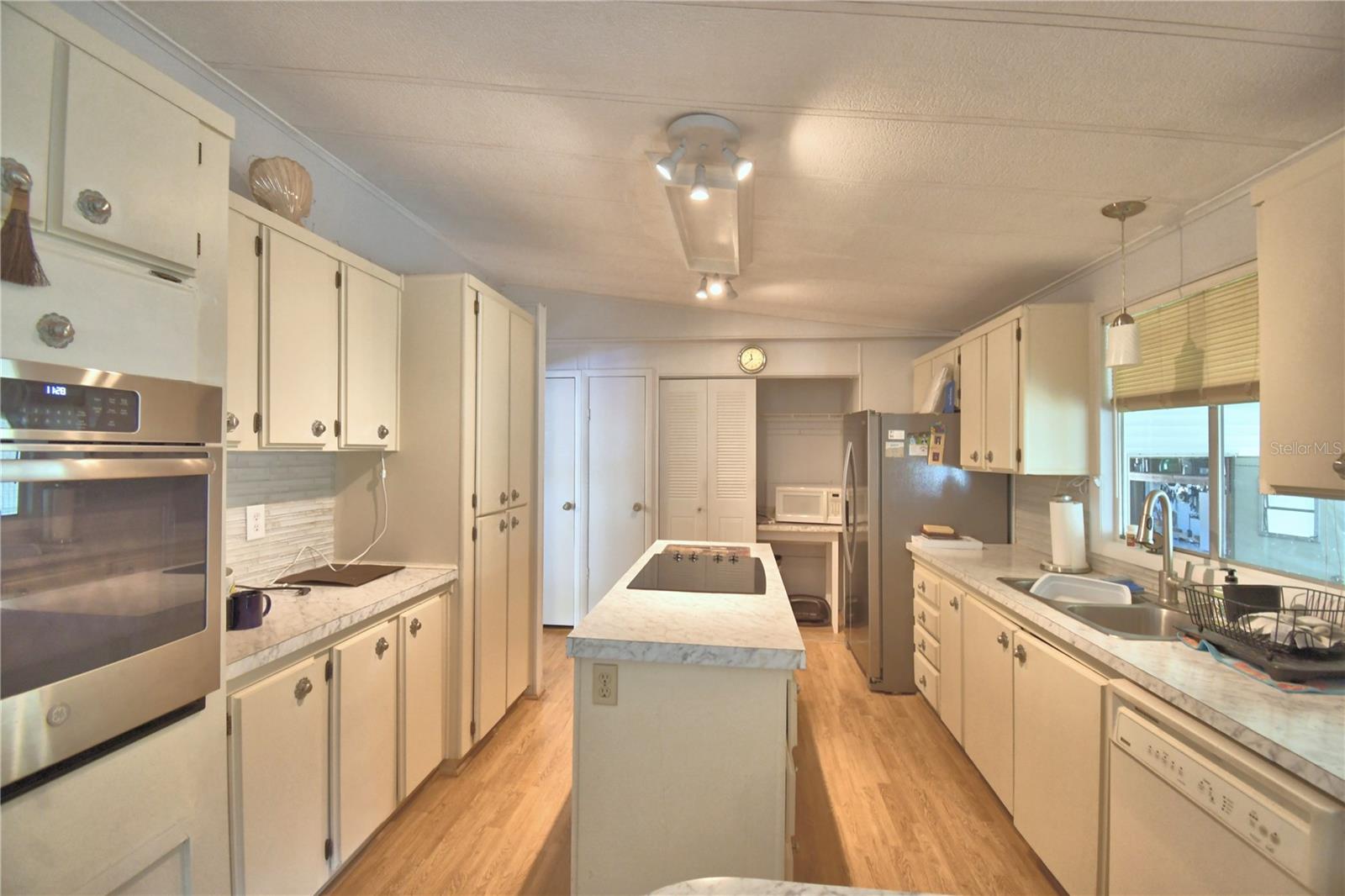 4155 Sprucewood St Property Photo 10
