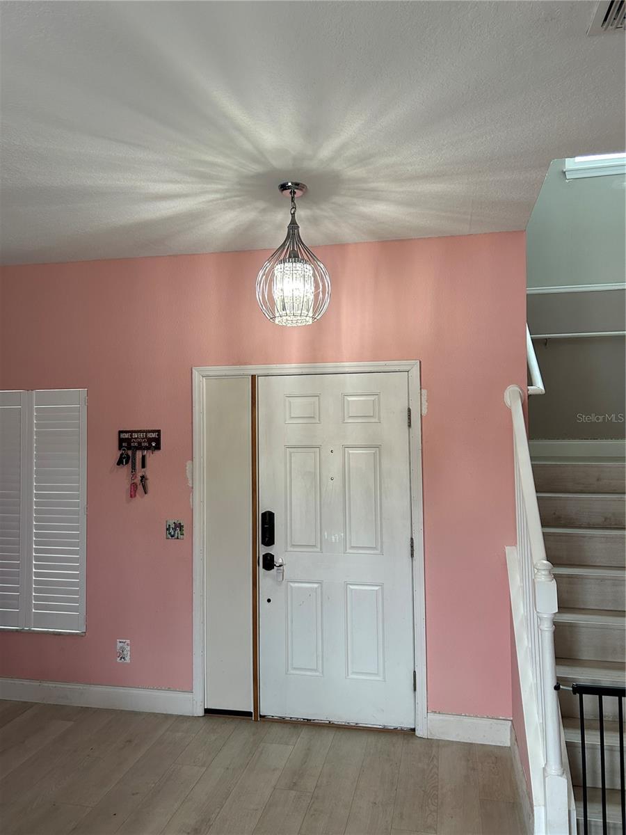 1382 Salisbury Dr Property Photo 16