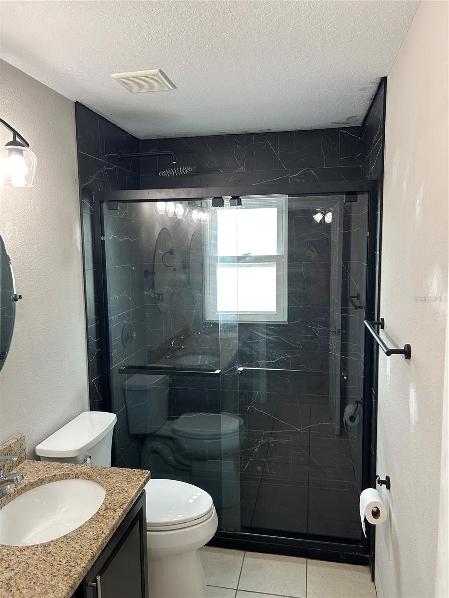 1382 Salisbury Dr Property Photo 26