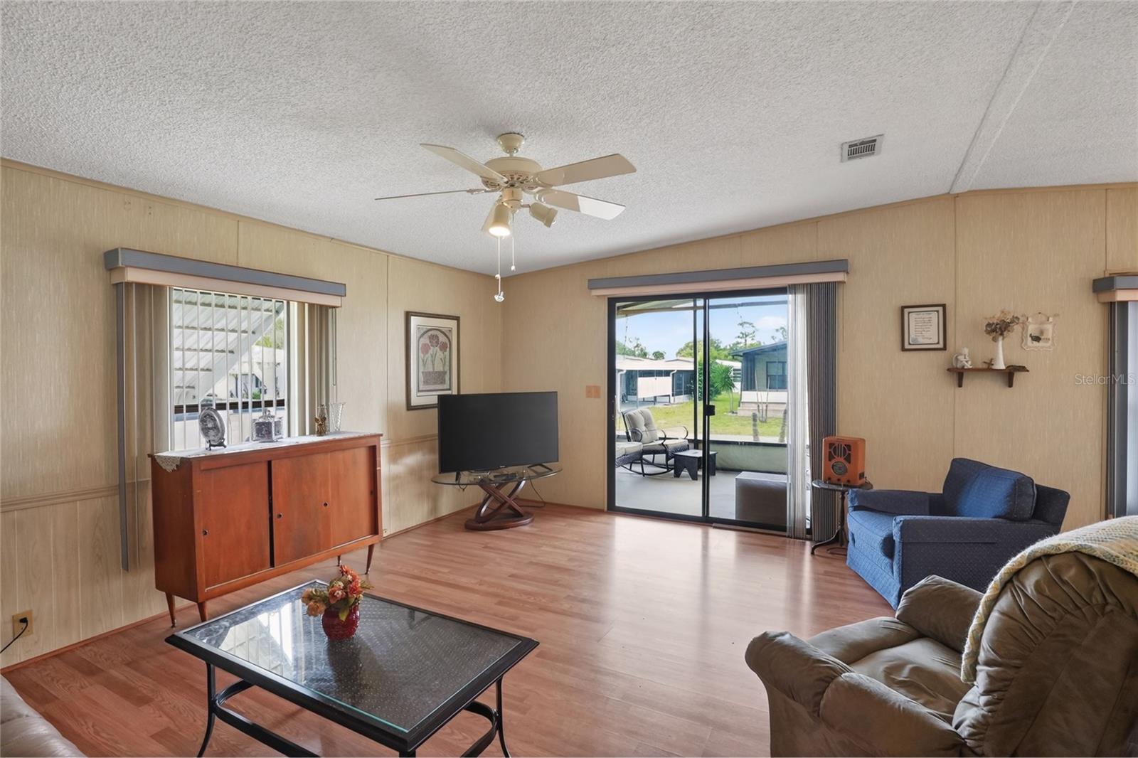 6473 Peppertree Path Ne Property Photo 9