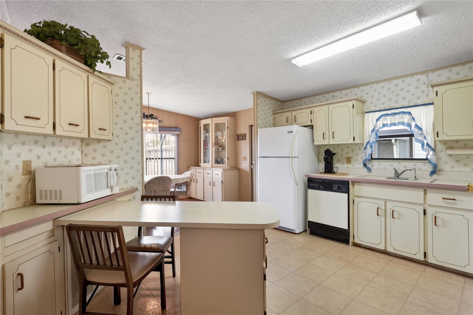 6473 Peppertree Path Ne Property Photo 17