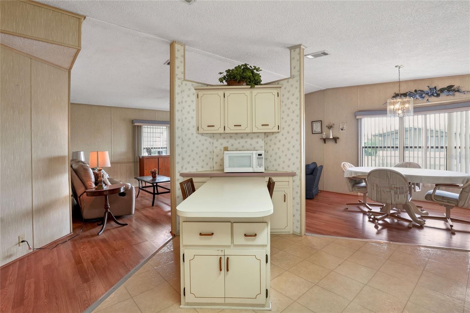 6473 Peppertree Path Ne Property Photo 18