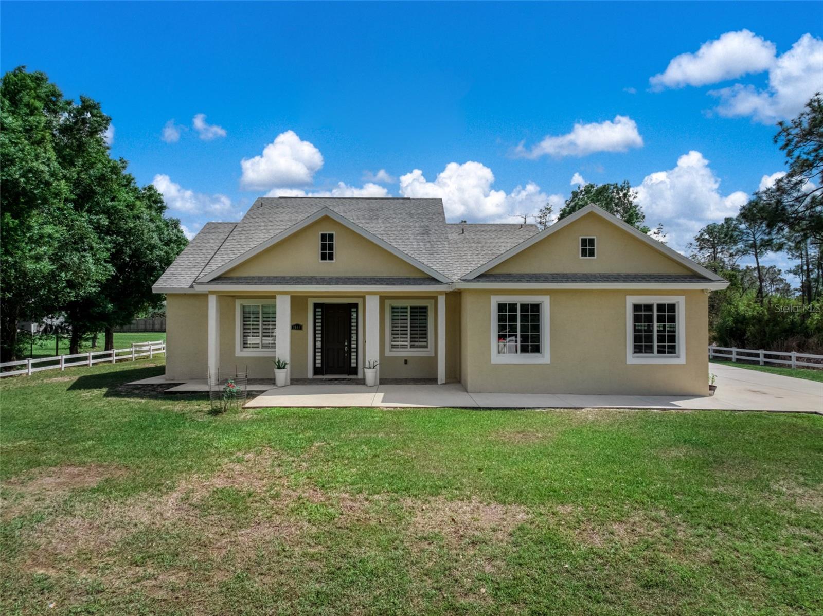2009 Flower Ter Property Photo 2