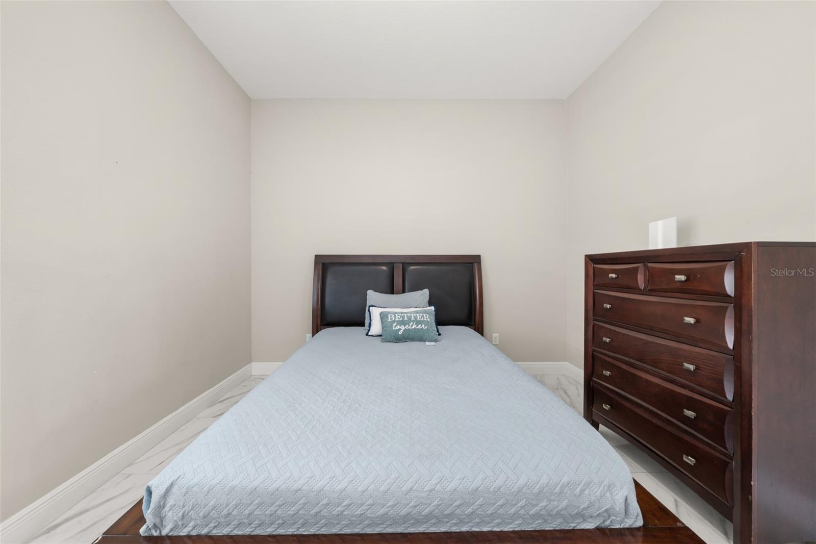 2009 Flower Ter Property Photo 27