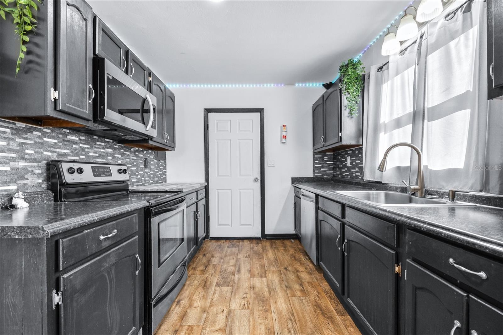 3726 Kenilworth Blvd Property Photo 12