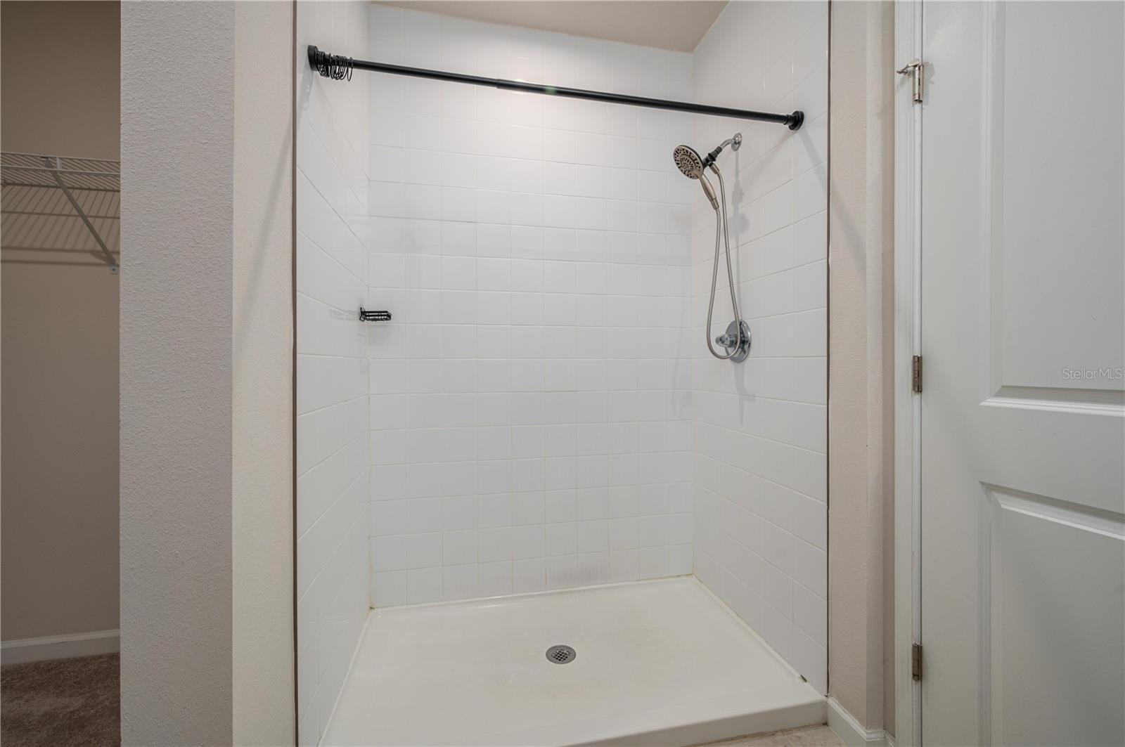 P4938442 Property Photo 22