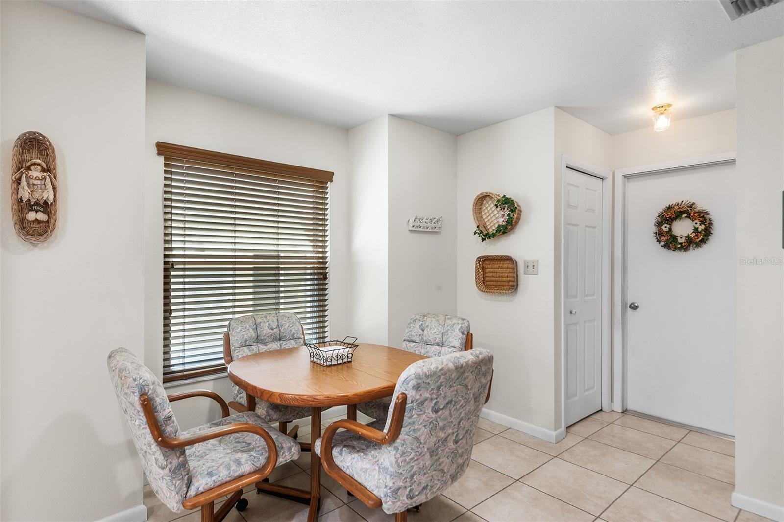 510 Eastlake Dr Property Photo 18