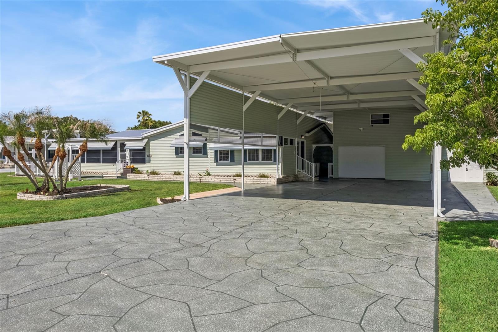 5274 ISLAND VIEW CIR N Property Photo 1