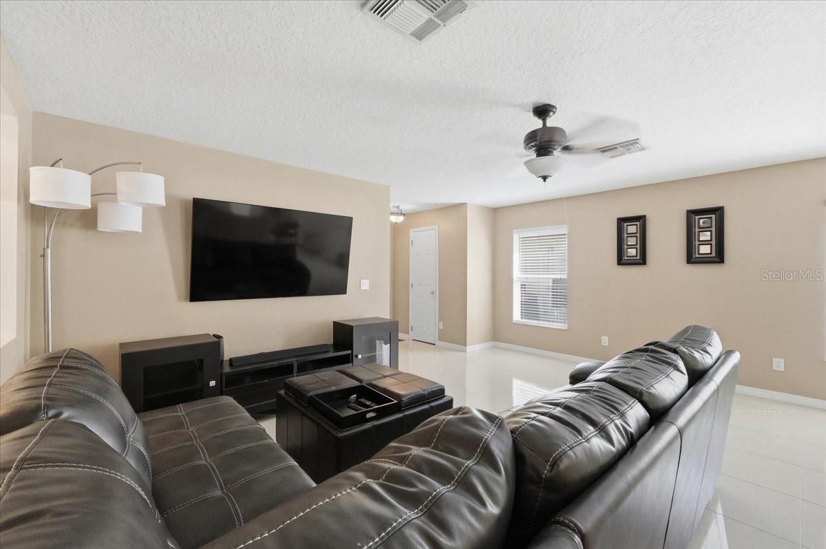 14852 Pellicer Dr Property Photo 2