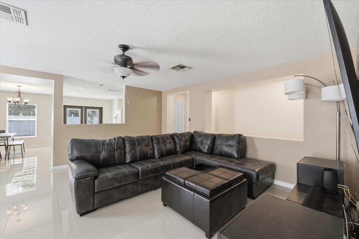 14852 Pellicer Dr Property Photo 3
