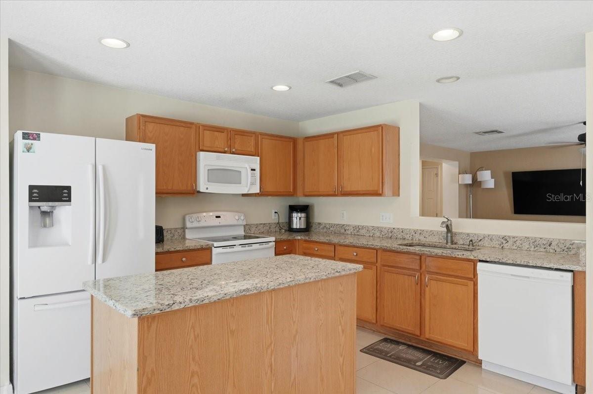 14852 Pellicer Dr Property Photo 5