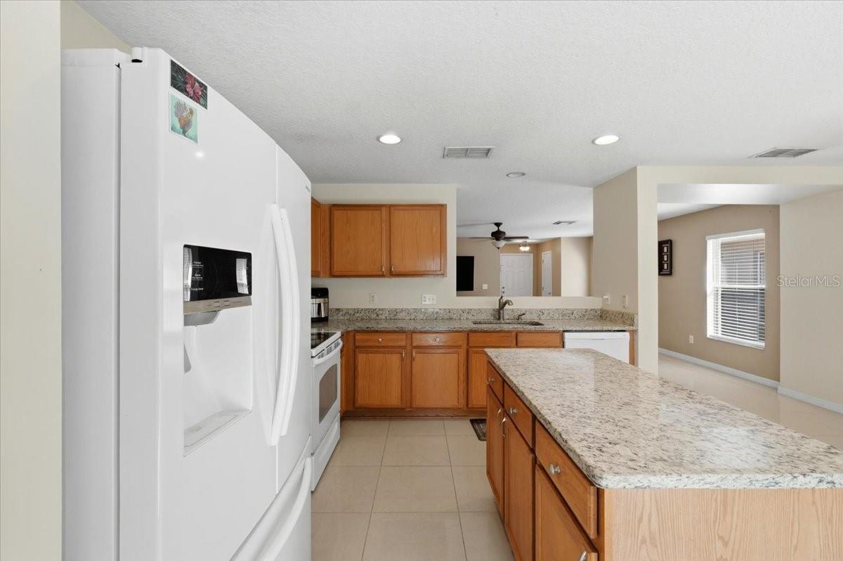 14852 Pellicer Dr Property Photo 6